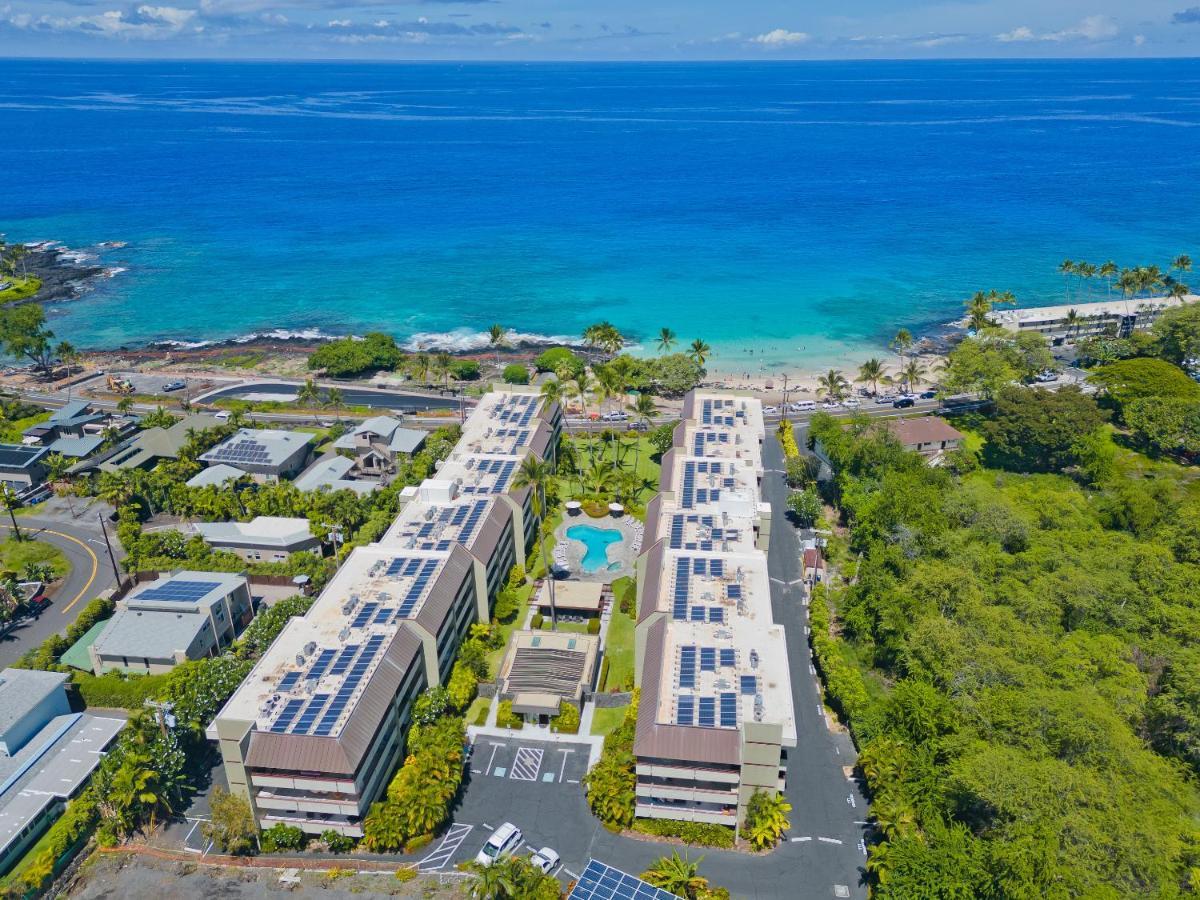 Family Getaway - Lava Room At Magic Sands Beach Kailua-Kona Eksteriør billede